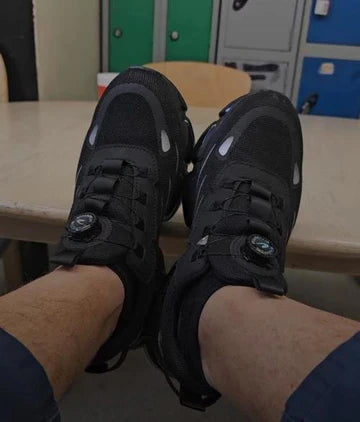 Julian B. (35), Logistik-Experte